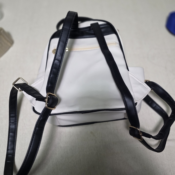 Elegant Black and White Quilted Backpack - Picture 2 of 2